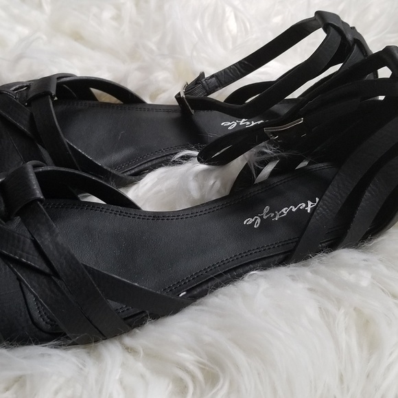 Black Ankle Strap Sandals - Picture 4 of 5